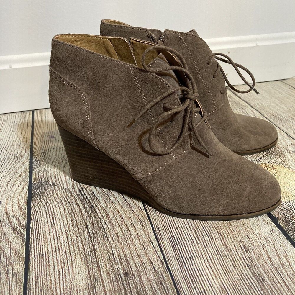 LUCKY BRAND Shylow Suede Wood Style Wedge Lace up Booties 3" Heel size 8.5‎
